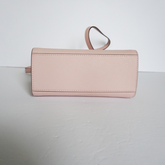 Michael Kors Selma Messenger Leather Bag Blossom - Picture 4 of 8